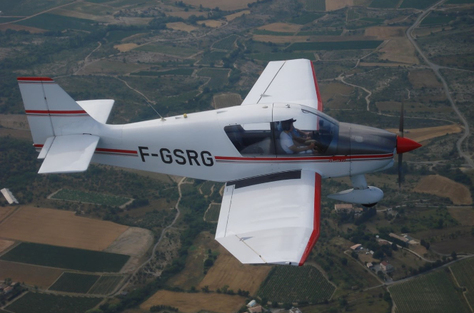 Le DR 400
